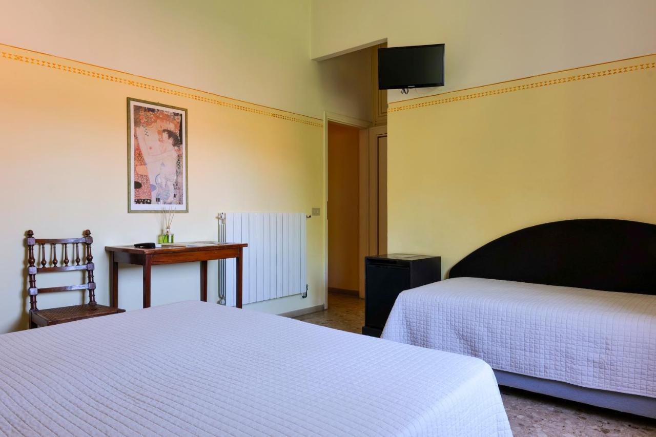 Hotel Club I Pini - Residenza D'Epoca In Versilia 利多迪卡马约雷 外观 照片