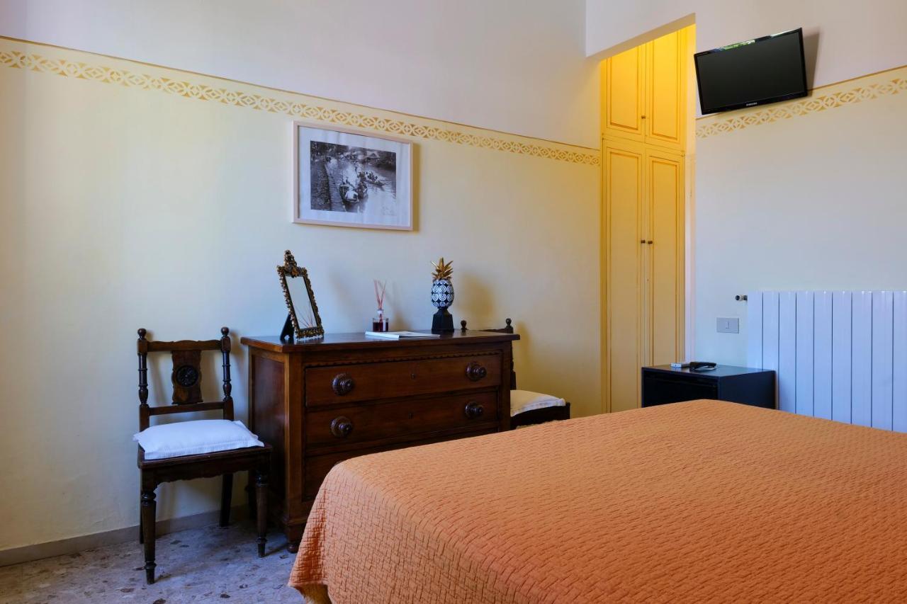 Hotel Club I Pini - Residenza D'Epoca In Versilia 利多迪卡马约雷 外观 照片
