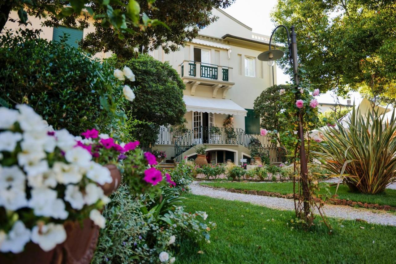 Hotel Club I Pini - Residenza D'Epoca In Versilia 利多迪卡马约雷 外观 照片