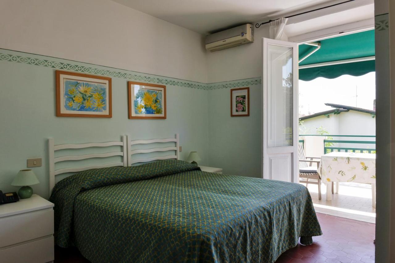 Hotel Club I Pini - Residenza D'Epoca In Versilia 利多迪卡马约雷 外观 照片