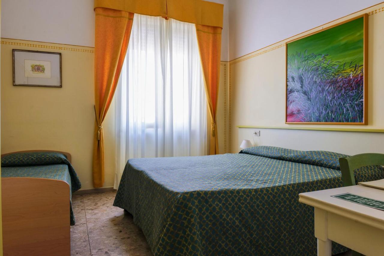 Hotel Club I Pini - Residenza D'Epoca In Versilia 利多迪卡马约雷 外观 照片