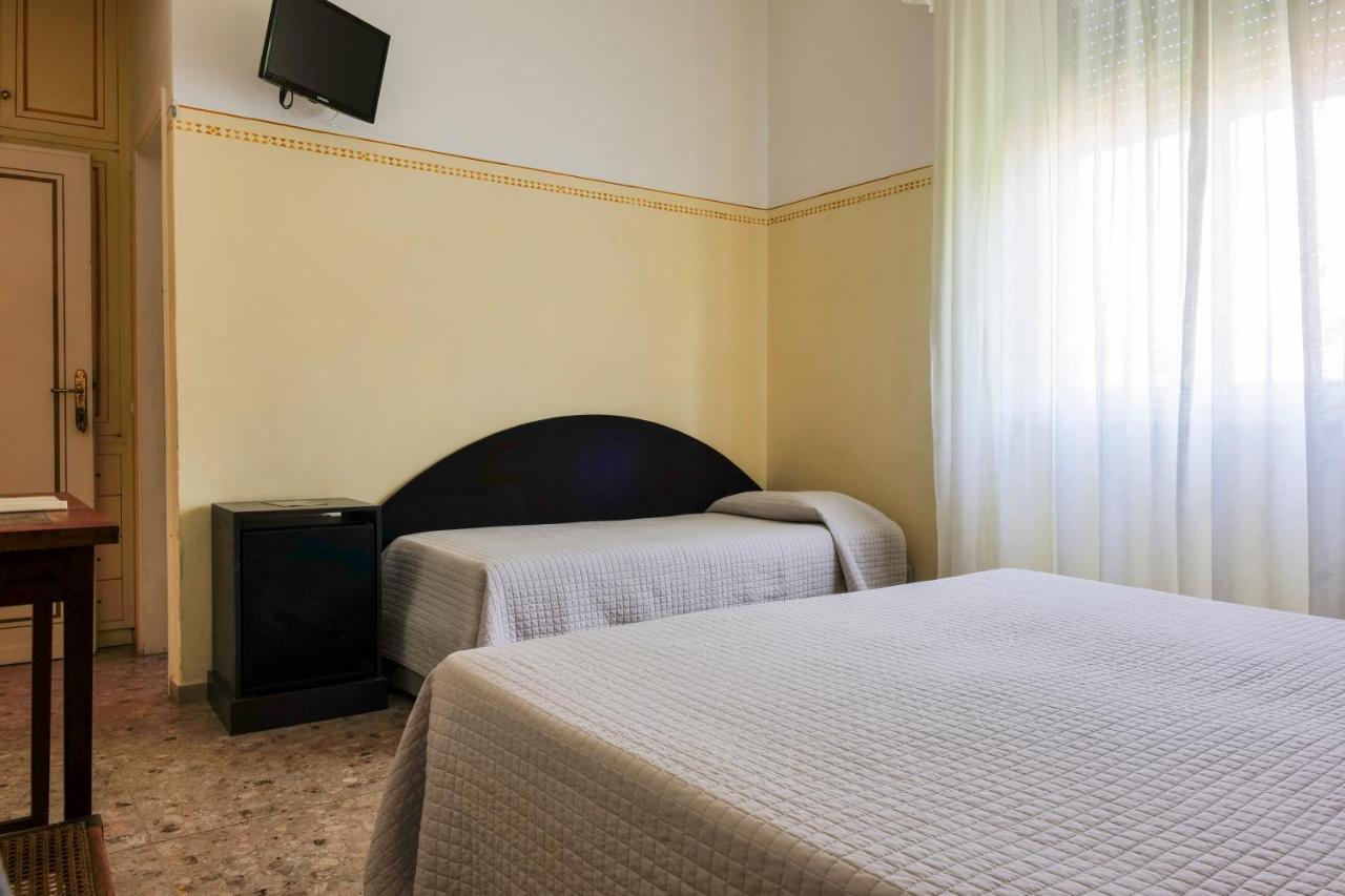 Hotel Club I Pini - Residenza D'Epoca In Versilia 利多迪卡马约雷 外观 照片