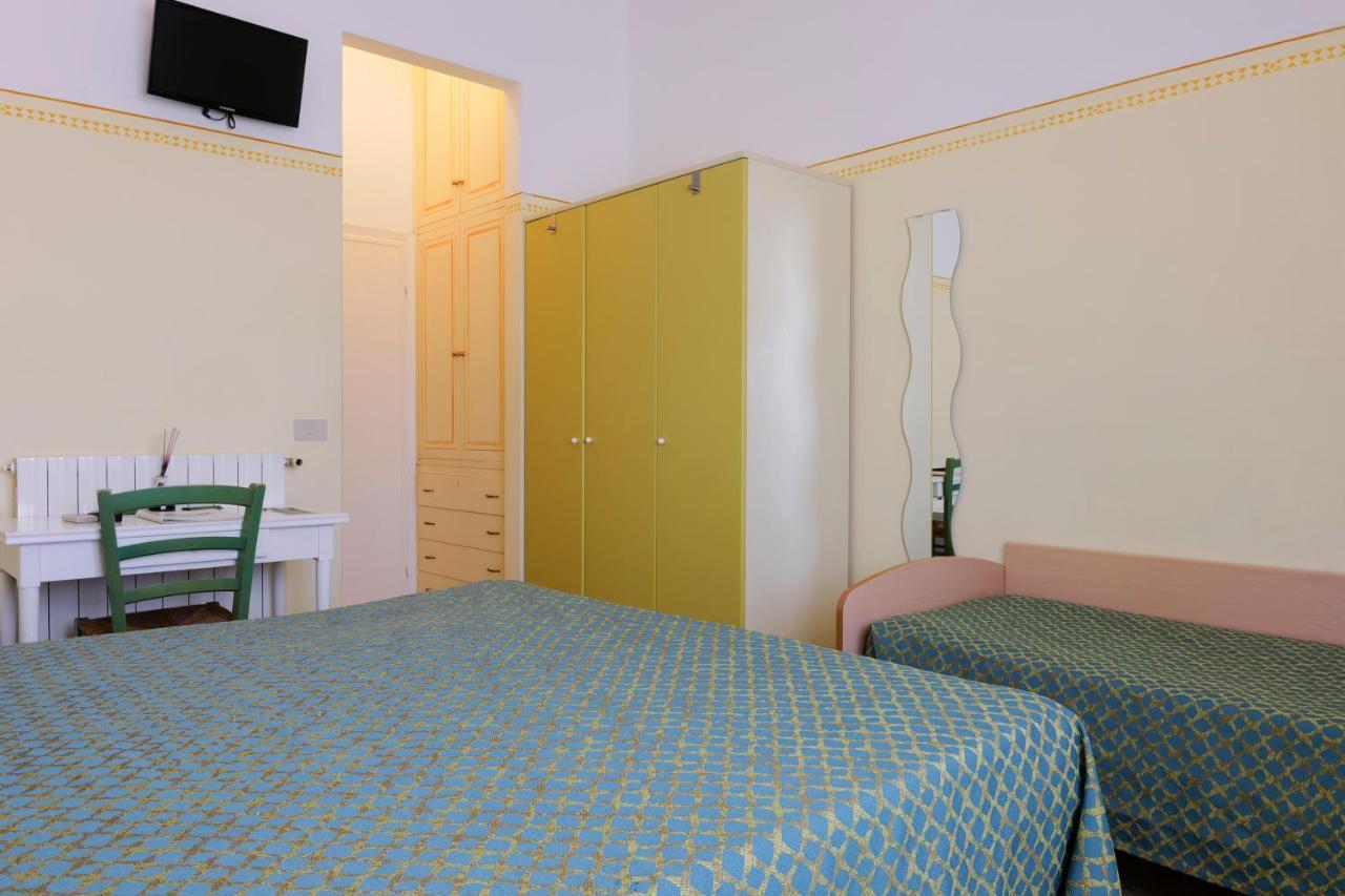 Hotel Club I Pini - Residenza D'Epoca In Versilia 利多迪卡马约雷 外观 照片